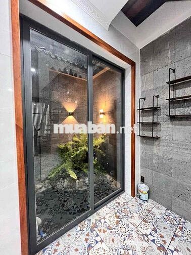 Nhà đẹp, hẻm nhánh, cách hồ Búng Xáng chỉ 50 m, đậu xe hơi thoải mái