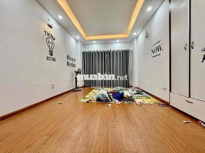Siêu Phẩm Tây Hồ 40m2 - 5 Tầng - Ở Ngay - Gần Phố - Giá 10 Tỷ