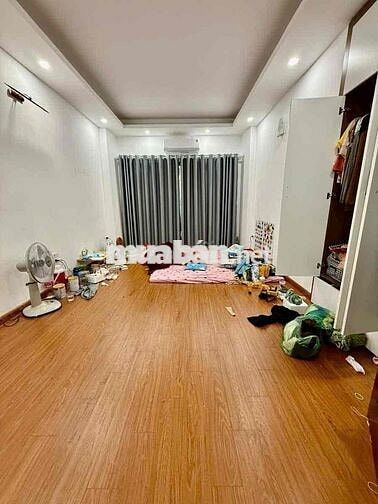 Siêu Phẩm Tây Hồ 40m2 - 5 Tầng - Ở Ngay - Gần Phố - Giá 10 Tỷ