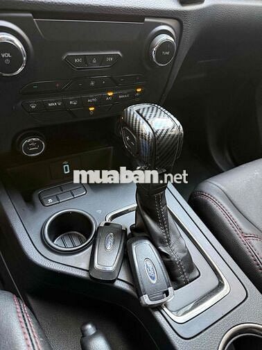 Ford Everest 2019 Ambient Trắng