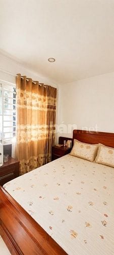 Cần bán nhanh nhà đẹp Phú Thuận Q7, ở và kinh doanh tốt, gần HTP