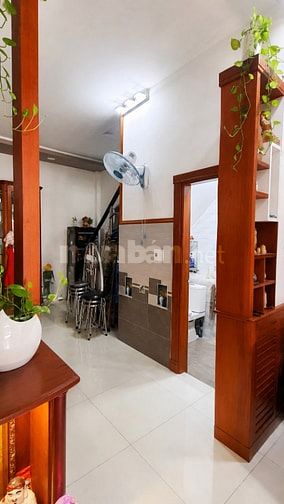 Cần bán nhanh nhà đẹp Phú Thuận Q7, ở và kinh doanh tốt, gần HTP