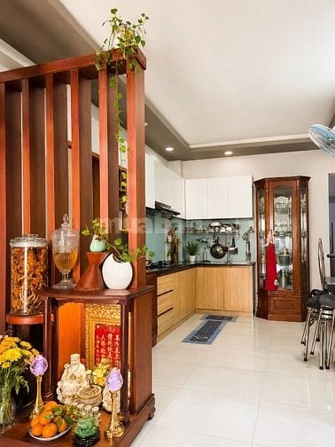 Cần bán nhanh nhà đẹp Phú Thuận Q7, ở và kinh doanh tốt, gần HTP