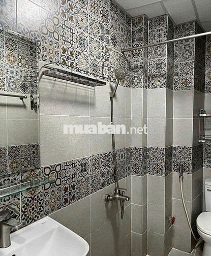 Hot! F.13, Q.10 Nhà mới 4 lầu có sân thượng! 3PN và 4 Tollet