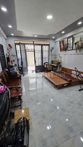 Bán nhà 1 trệt 1 lầu với giá 2 tỷ 300tr ngay KDC Phong Phú Bình Chánh 