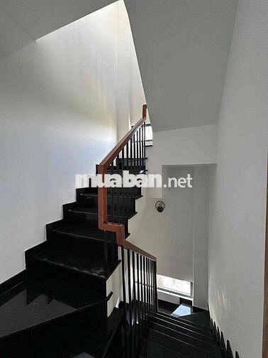 🏡 CHO THUÊ NHÀ GÓC 2 MẶT TIỀN HẺM – NGAY WILTON TOWER, P.THẠNH MỸ TÂY,