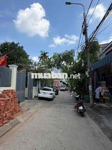 Đất cách mạng tháng 8, Ô tô đỗ thông Thăng Long Giá Rẻ nhất phân khúc