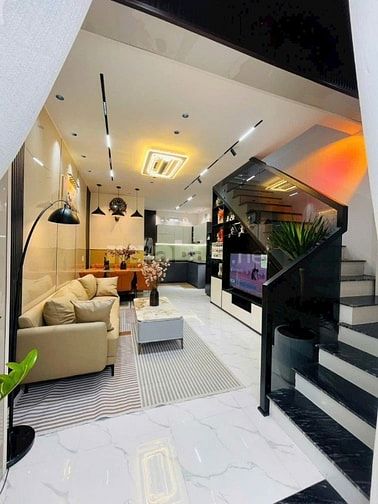 NHÀ ĐẸP 2 TẦNG K/LÝ THÁI TỔ, CÁCH ĐUÒNG CHÍNH VÀI BƯƠC CHÂN
