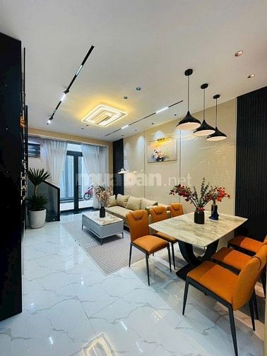 NHÀ ĐẸP 2 TẦNG K/LÝ THÁI TỔ, CÁCH ĐUÒNG CHÍNH VÀI BƯƠC CHÂN