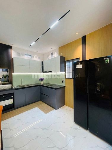 NHÀ ĐẸP 2 TẦNG K/LÝ THÁI TỔ, CÁCH ĐUÒNG CHÍNH VÀI BƯƠC CHÂN