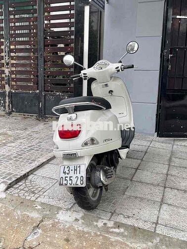 Vespa Lx150 Fi 2012 trắng ngọc trinh