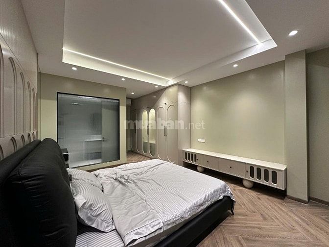 Nhà đẹp long lanh ngõ 84 Ngọc Khánh, giá 20.8 tỷ, 40m2x6T, ô tô đỗ