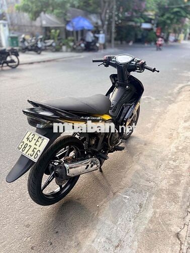 Yamaha EẼciterxún áo  2010 Đen vàng