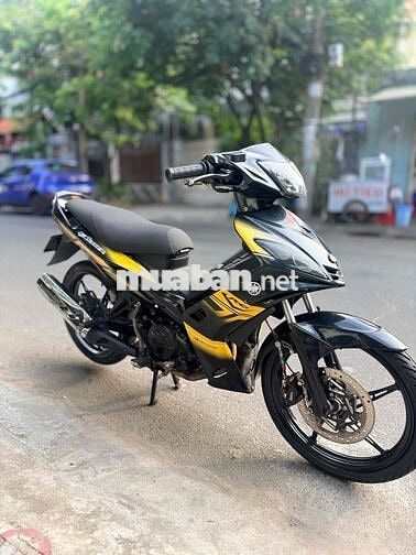 Yamaha EẼciterxún áo  2010 Đen vàng
