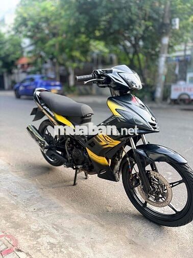 Yamaha EẼciterxún áo  2010 Đen vàng