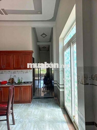 cần bán  mảnh vườn có sẵn nhà yến
