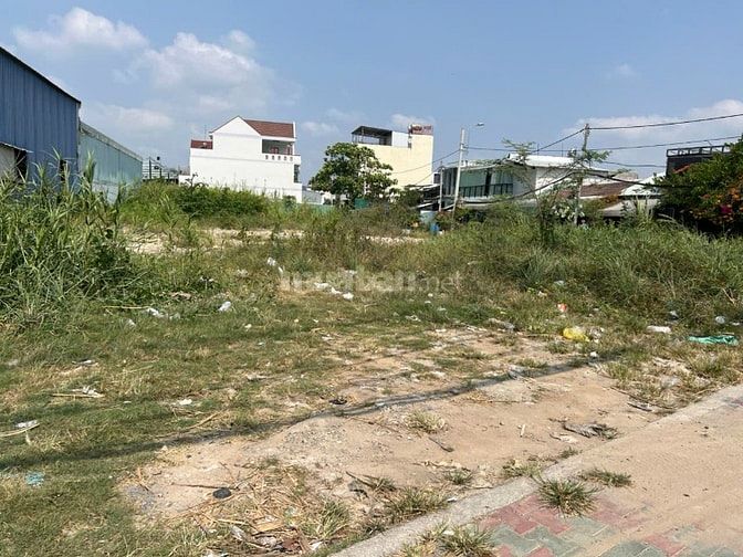 Cho thuê mặt bằng 6000m2. Mặt tiền Lê Văn Lương, xã Nhơn Đức, Nhà Bè