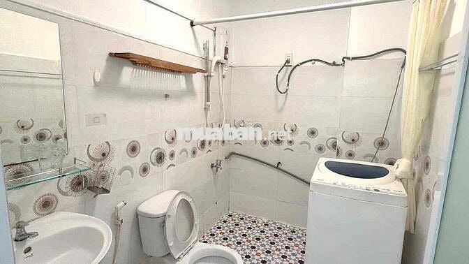 Cho Thuê Phòng ban công, máy giặt riêng gần cầu Lê Văn Sỹ quận 3