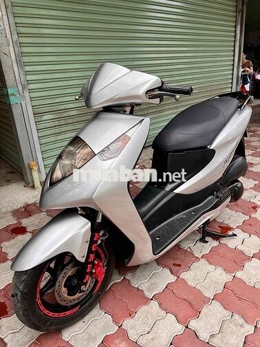 Honda Dylan Bạc