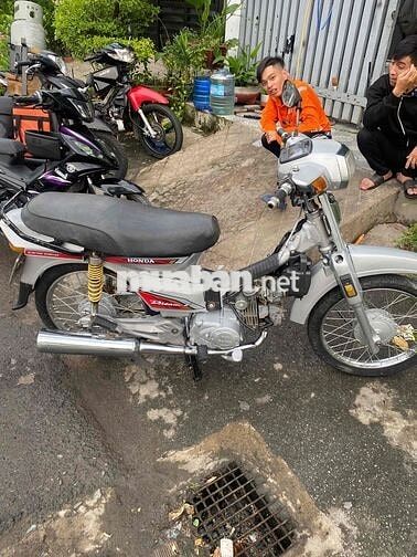 Honda Dream HQ Bạc