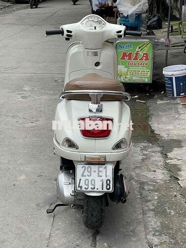 Piaggio Vespa 3vie 2015 tiết kiệm xăng, chạy êm