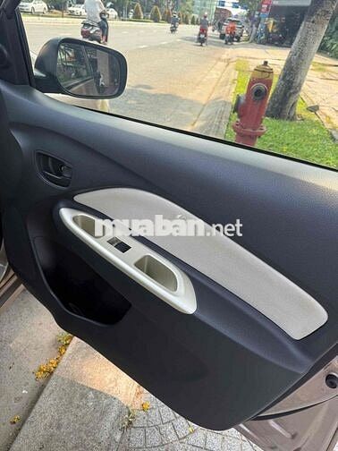Gia đình cần bán xe Toyota vios G 2008 AT