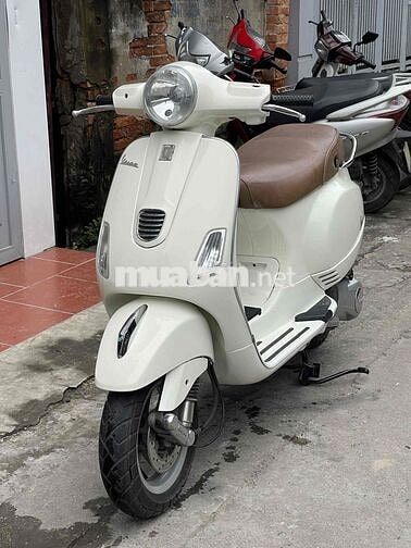 Piaggio Vespa 3vie 2015 tiết kiệm xăng, chạy êm
