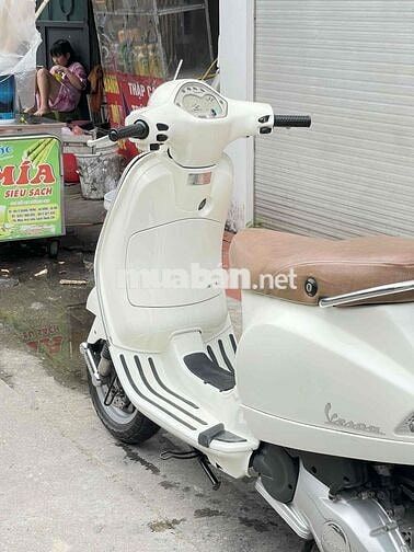 Piaggio Vespa 3vie 2015 tiết kiệm xăng, chạy êm