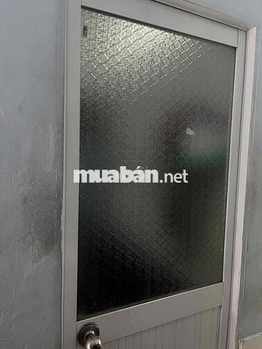 nhà khu C 3 đường Phạm hùng cách chợ 80 m ra quận 5 khoảng 5 phút gần