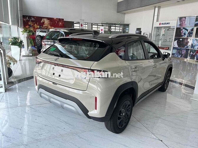 Suzuki Fronx 2026 Trắng ngà đen giao ngay