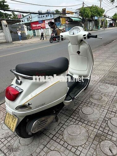 Piaggio Vespa màu Trắng