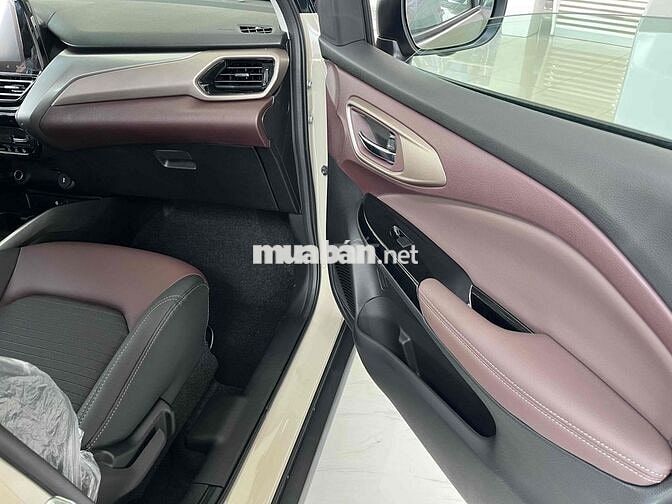 Suzuki Fronx 2026 Trắng ngà đen giao ngay