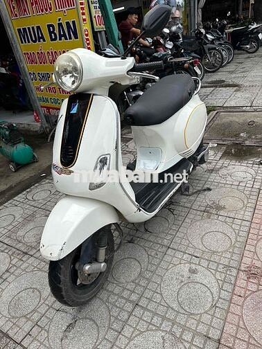 Piaggio Vespa màu Trắng