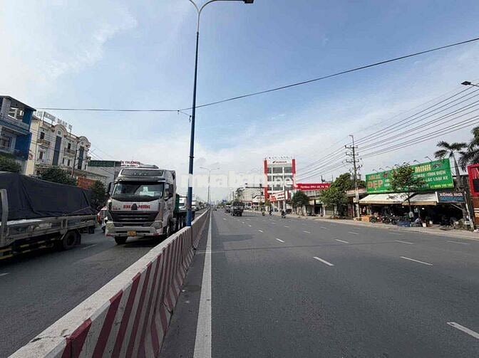 Nhà mặt tiền DT 743 An Phú Thuận An Bình Dương