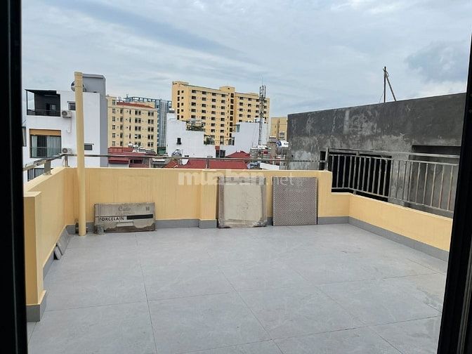 Cho thuê nhà mới, có thang máy, gần Công viên Ngọc Thụy Long Biên