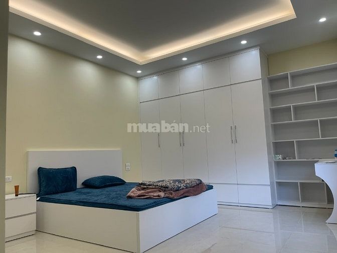 Cho thuê nhà mới, có thang máy, gần Công viên Ngọc Thụy Long Biên