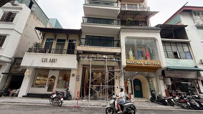Cho thuê nhà mới xây,7 tầng, có thang máy mặt phố số 4 Mai Hắc Đế