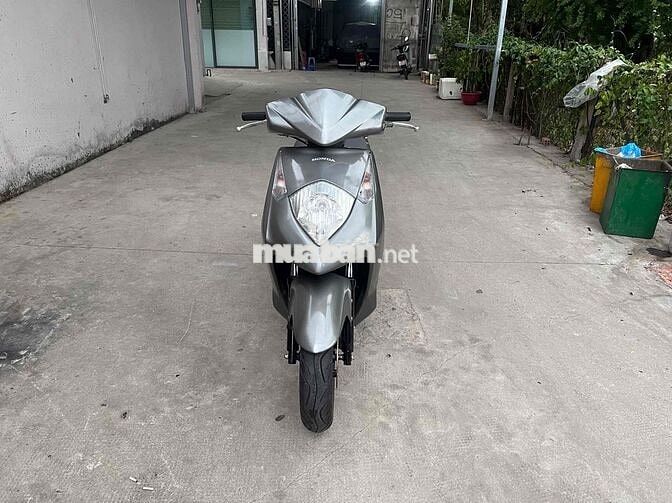 Cần bán 1 chiếc Honda Dylan 150 Xám