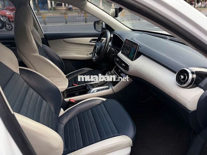MG HS LUX 2023 Trắng 29.000 km