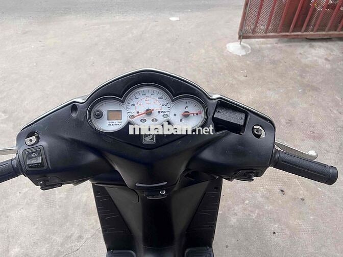 Cần bán 1 chiếc Honda Dylan 150 Xám