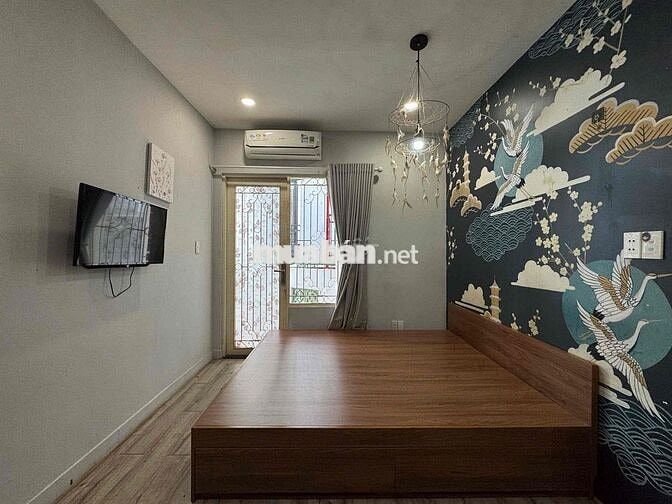 Thang Máy - Hầm Xe - Bảo Vệ - 1PN - Tách Bếp - Balcon - Nguyễn Trãi Q1