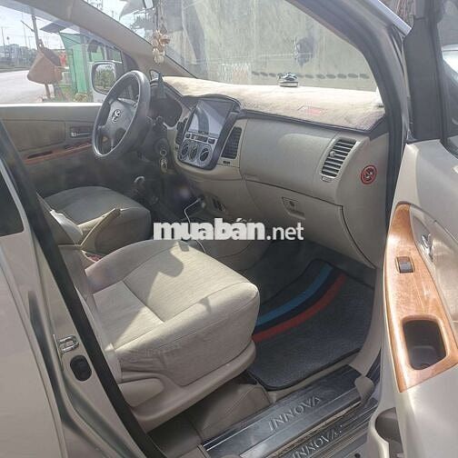 Innova G 2008 . 8chổ . xe zin đẹp máy số êm