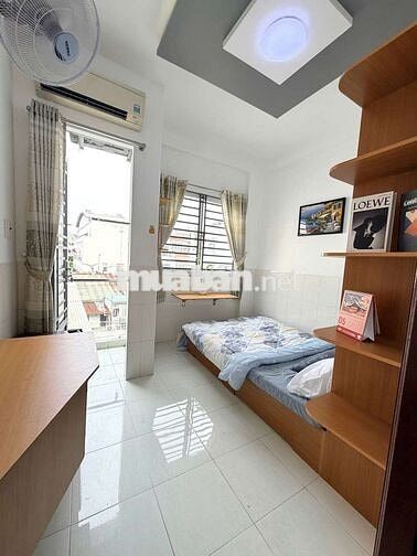 Cho thuê phòng ban công Q1 - gần chợ Bến Thành - Takashimaya