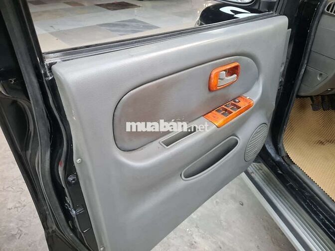 Isuzu Hi Lander 2005 Dầu Sàn Đen