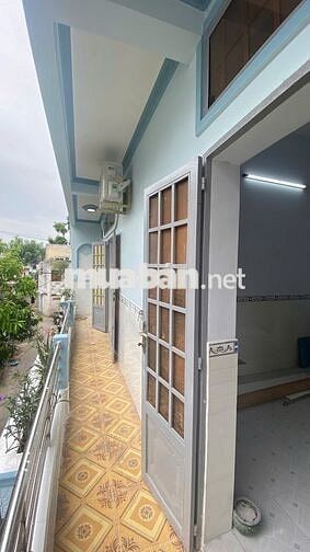 Nhà nguyên căn, HXH, điện nước chính thức, có máy lạnh, ko chung chủ