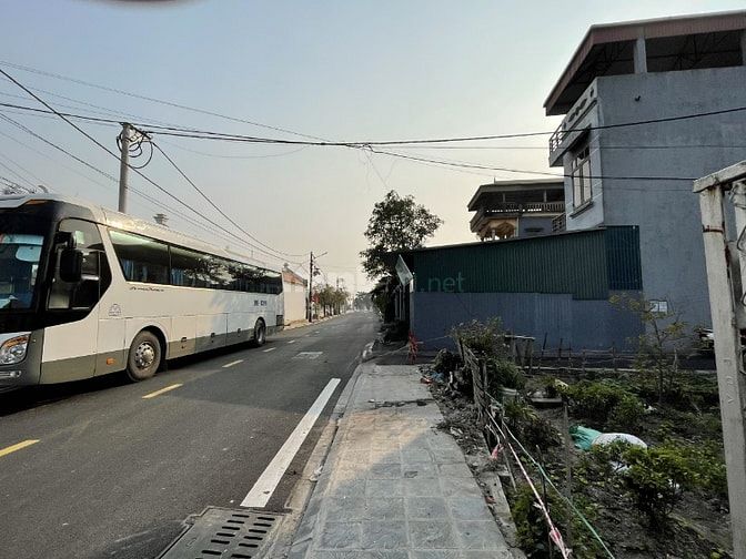 Bán lô góc 116m2, trục chính kinh doanh Đình Trung, Thư Lâm, giáp KCN