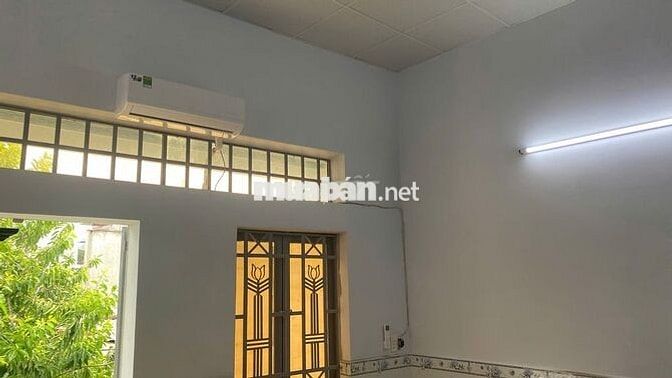 Nhà nguyên căn, HXH, điện nước chính thức, có máy lạnh, ko chung chủ