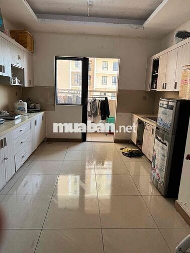 Cho thuê gấp 1 phòng thoáng mát ở chung cư Đức Khải quận 7