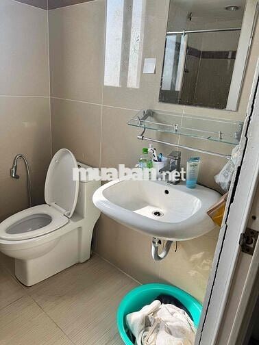 Cho thuê gấp 1 phòng cửa sổ thoáng mát ở chung cư Đức khải quận 7