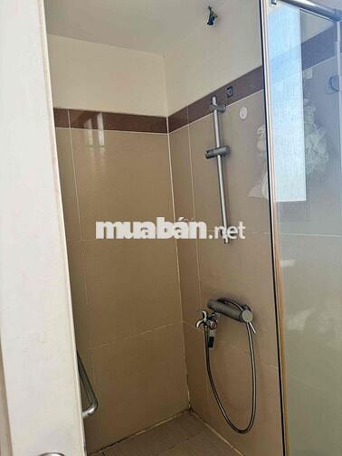 Cho thuê gấp 1 phòng cửa sổ thoáng mát ở chung cư Đức khải quận 7